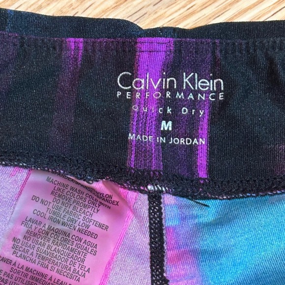 Calvin Klein Performance Quick Dry Purple Black Abstract Leggings‎ - Picture 3 of 3